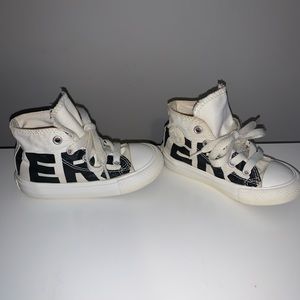 Converse infant size 7 cream & black